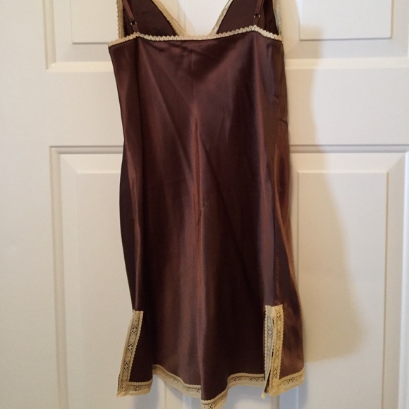 Silky Tank - Picture 7 of 8